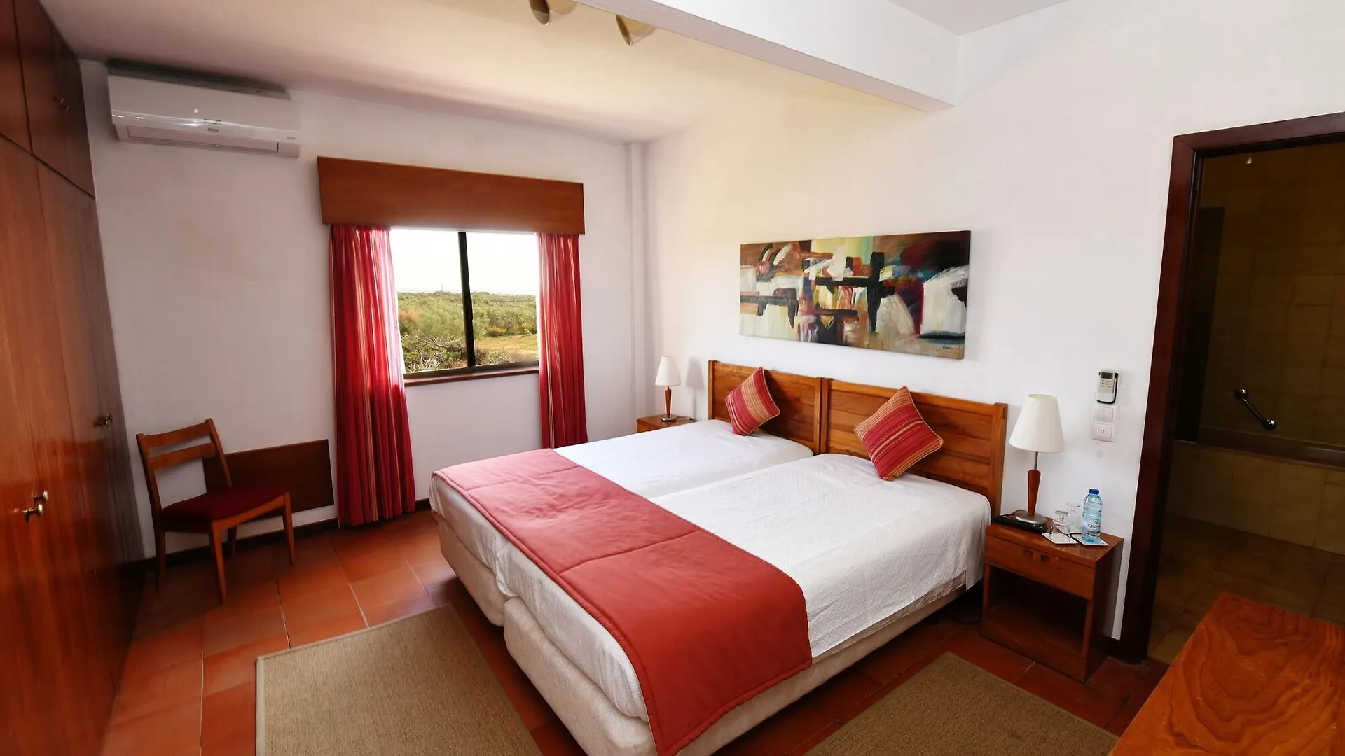 Praia Da Lota Resort - Beachfront Hotel مانتا روتا