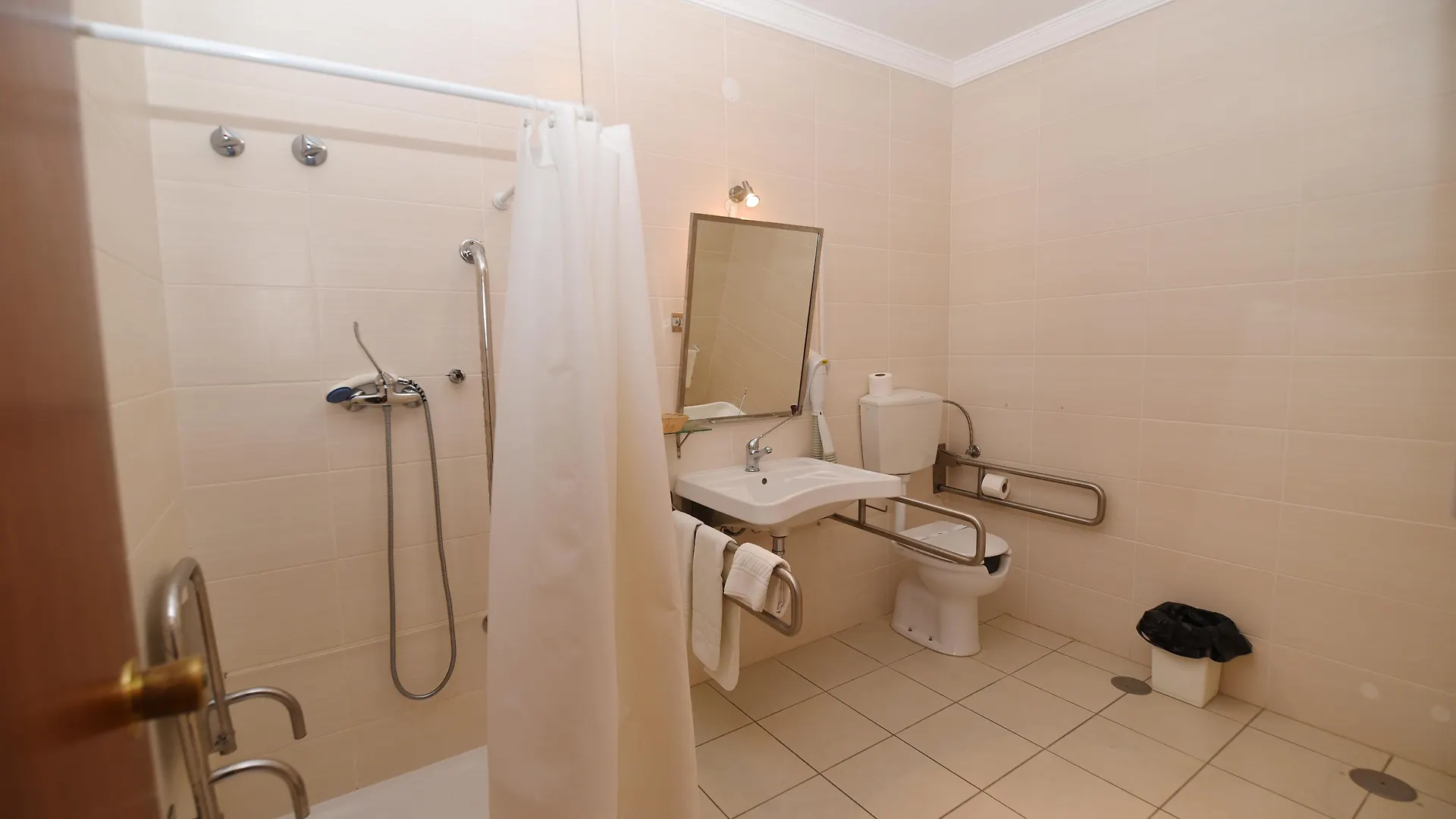 Praia Da Lota Resort - Beachfront Hotel مانتا روتا 3*,