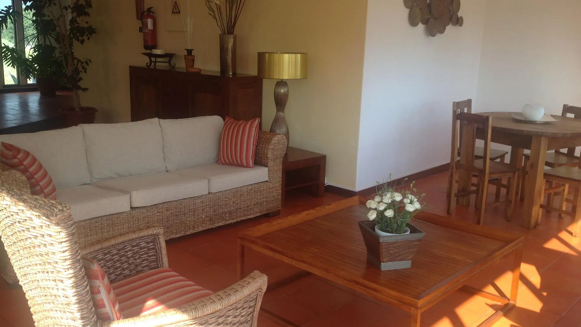 Praia Da Lota Resort - Beachfront Hotel Manta Rota