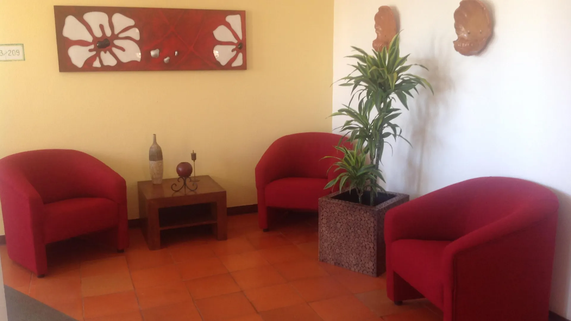 Praia Da Lota Resort - Beachfront Hotel Manta Rota