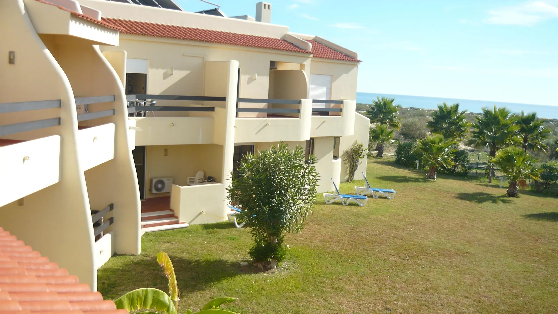 Praia Da Lota Resort - Beachfront Hotel Manta Rota