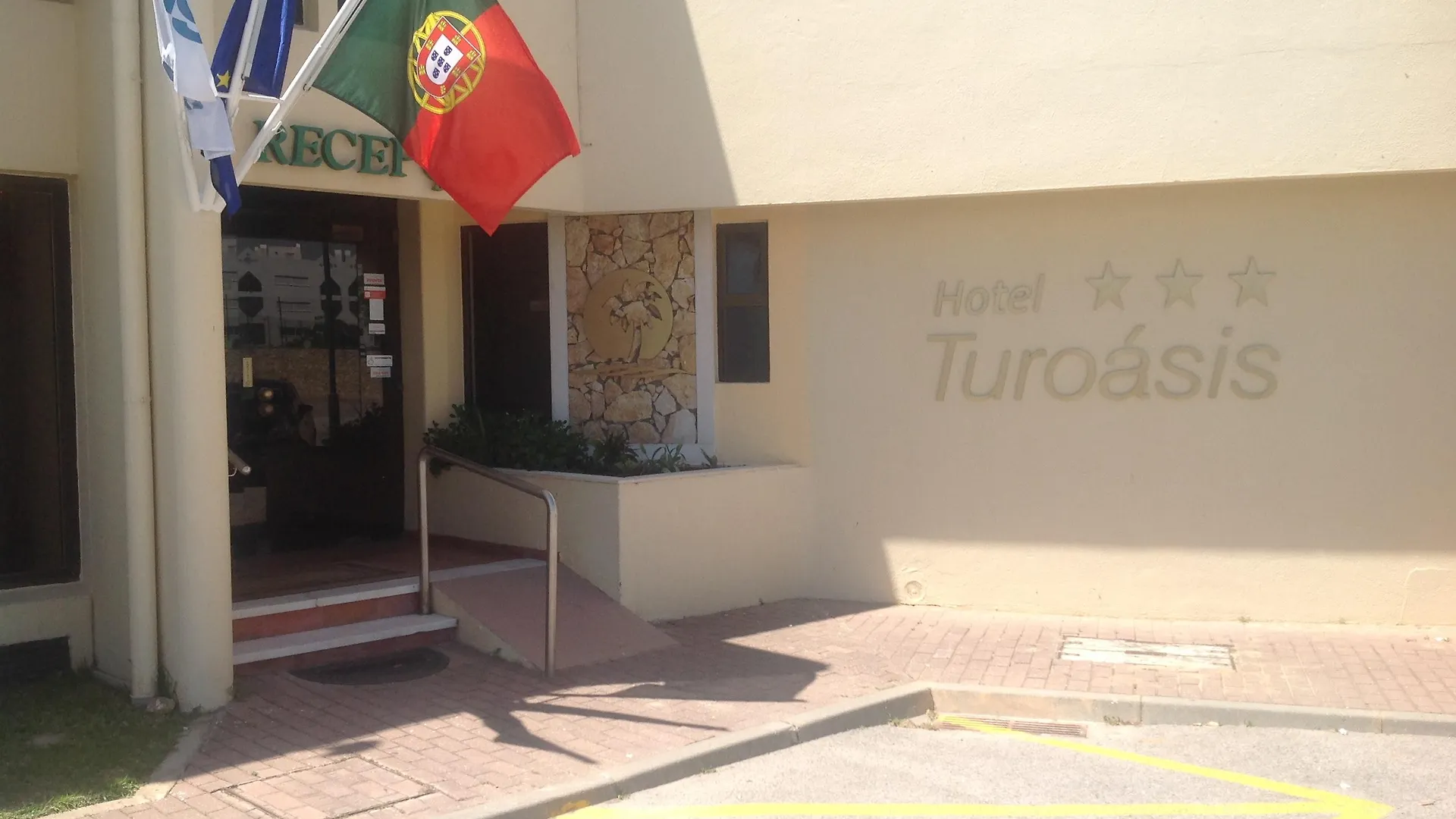 Praia Da Lota Resort - Beachfront Hotel مانتا روتا