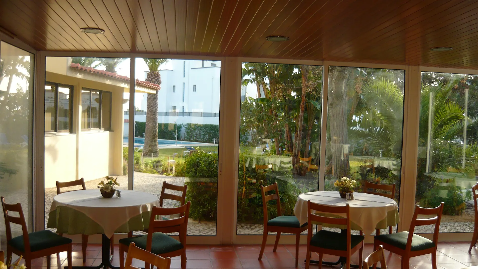 Praia Da Lota Resort - Beachfront Hotel مانتا روتا 3*,