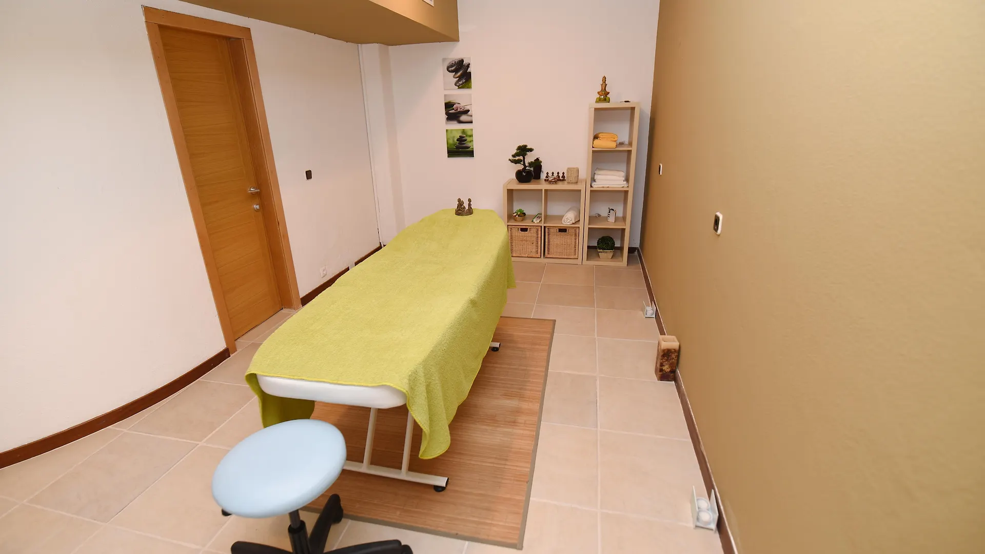 Praia Da Lota Resort - Beachfront Hotel مانتا روتا