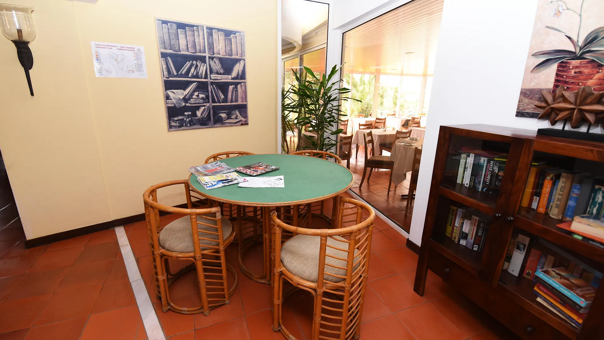 Praia Da Lota Resort - Beachfront Hotel مانتا روتا