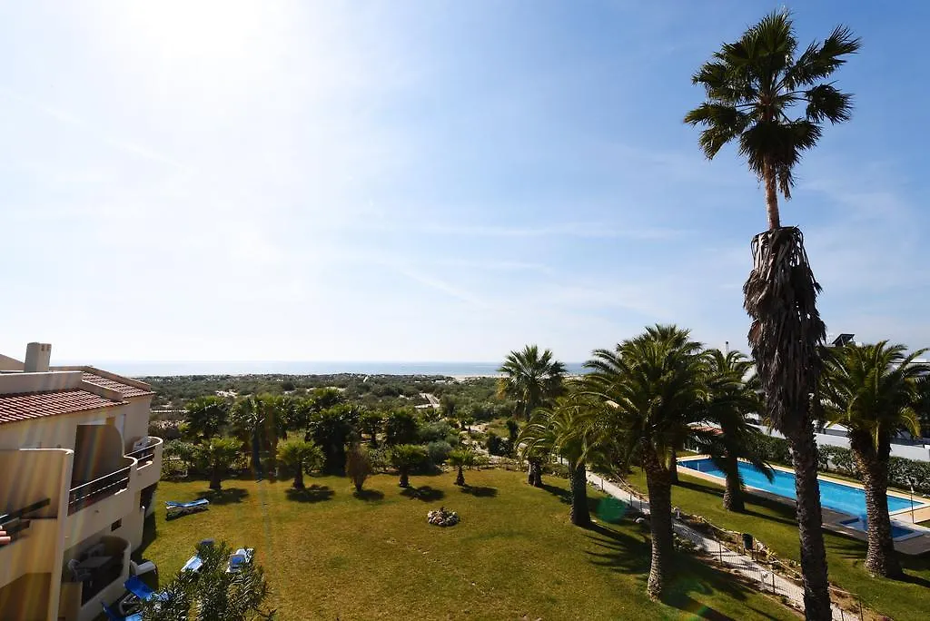 Praia Da Lota Resort - Beachfront Hotel مانتا روتا