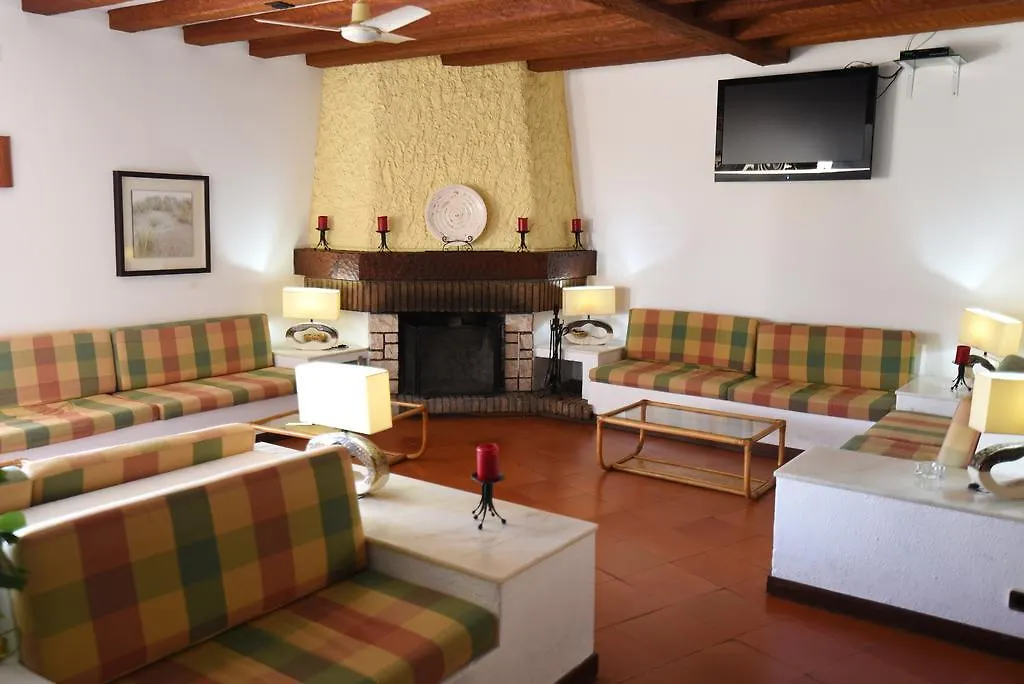 Praia Da Lota Resort - Beachfront Hotel مانتا روتا