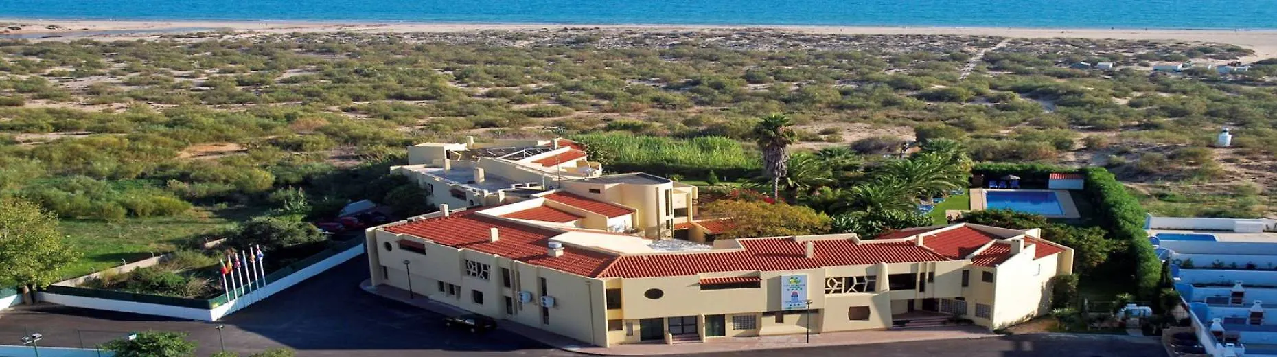 Praia Da Lota Resort - Beachfront Hotel Manta Rota