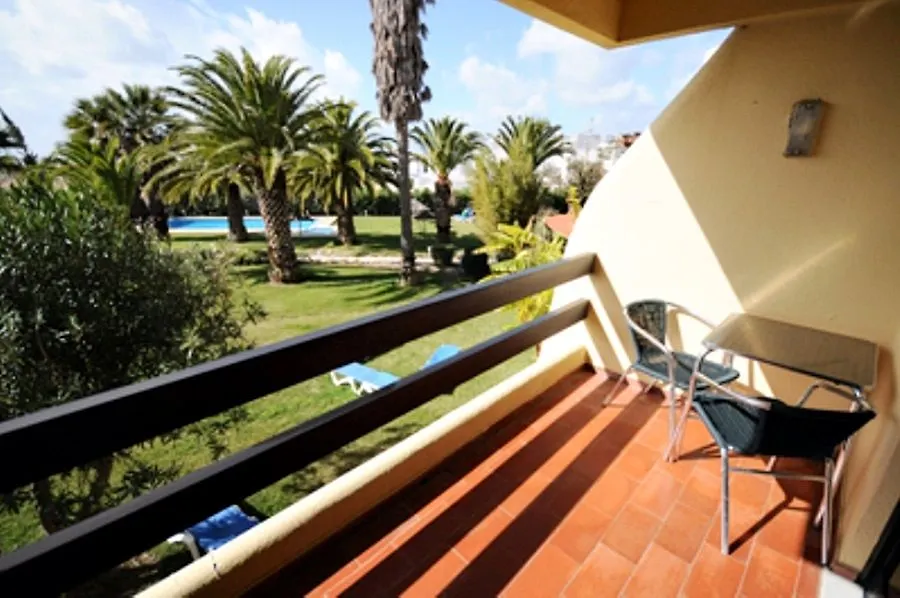 Praia Da Lota Resort - Beachfront Hotel مانتا روتا