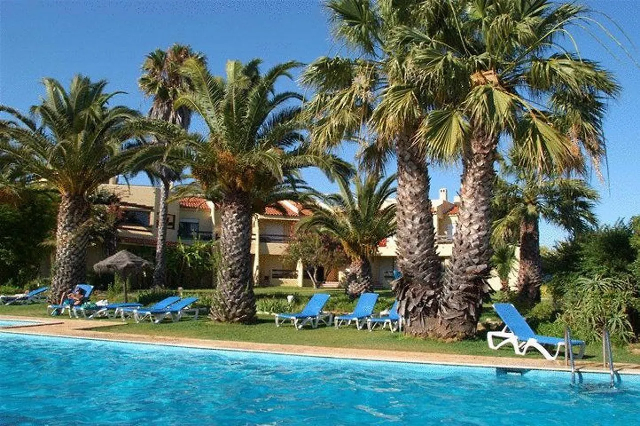 ***  Praia Da Lota Resort - Beachfront Hotel مانتا روتا البرتغال