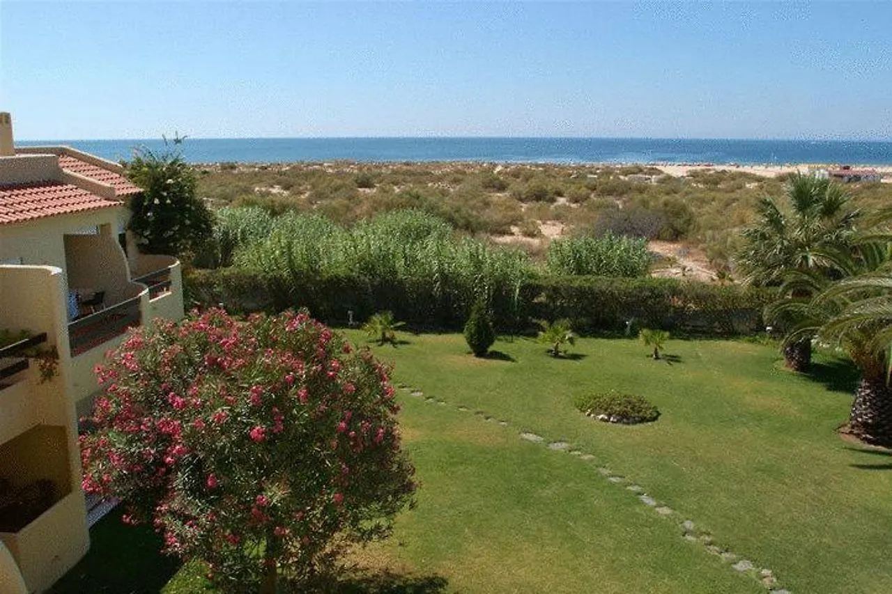 Praia Da Lota Resort - Beachfront Hotel Manta Rota