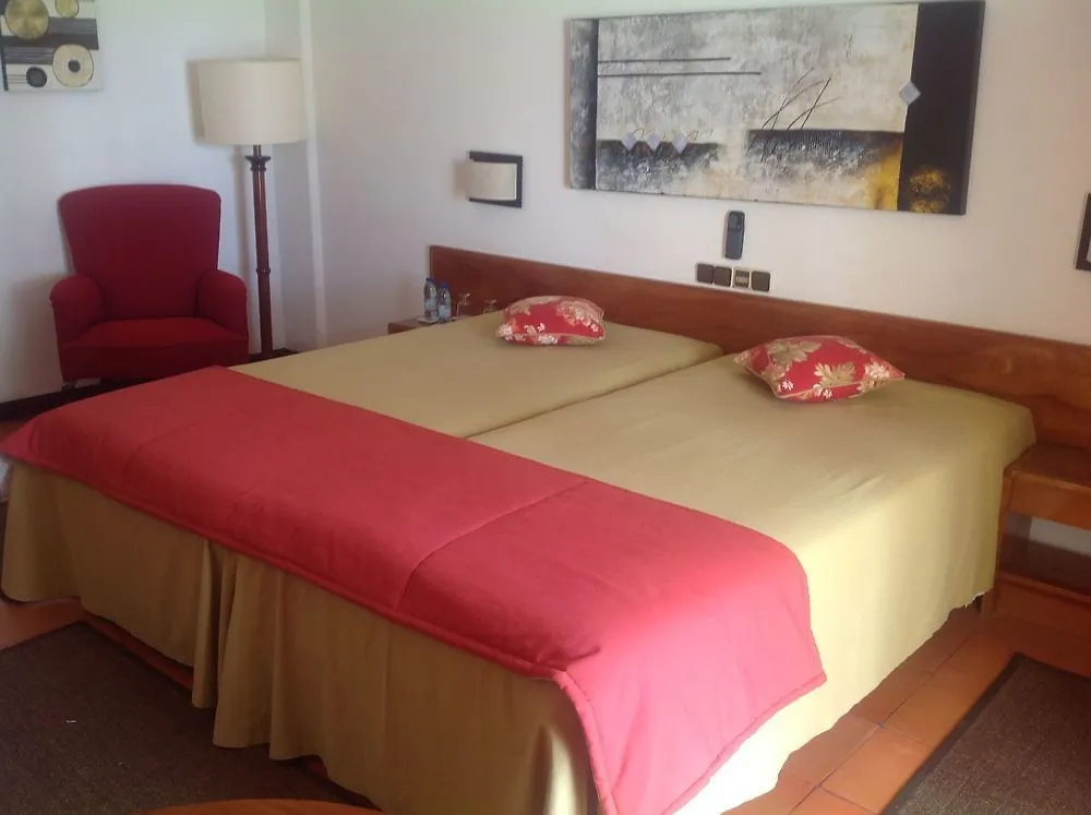 Praia Da Lota Resort - Beachfront Hotel مانتا روتا
