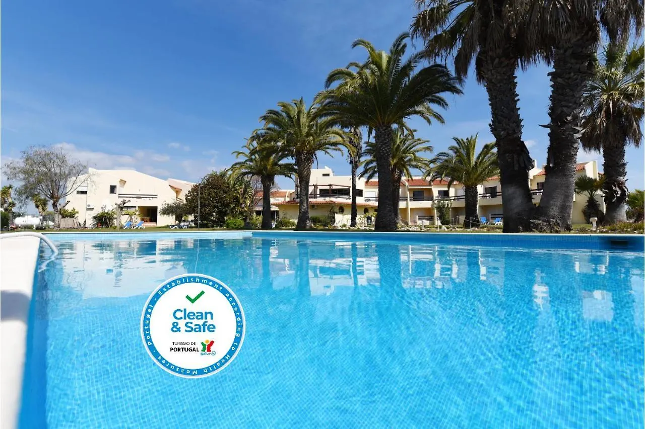 ***  Praia Da Lota Resort - Beachfront Hotel مانتا روتا البرتغال